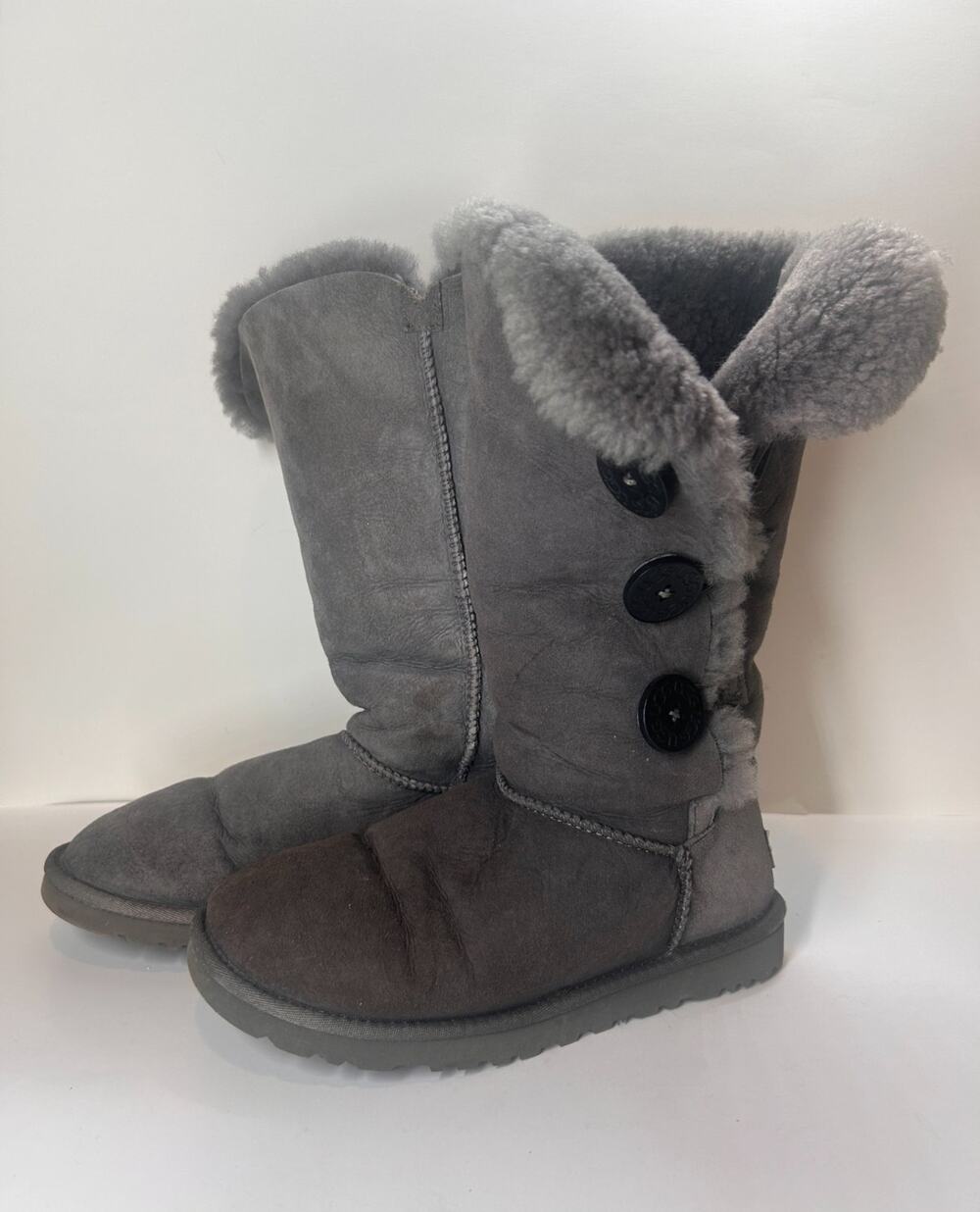 UGG Tall Bailey Boots Women's Size 6 Grey Buttons Shearling Classic Winter